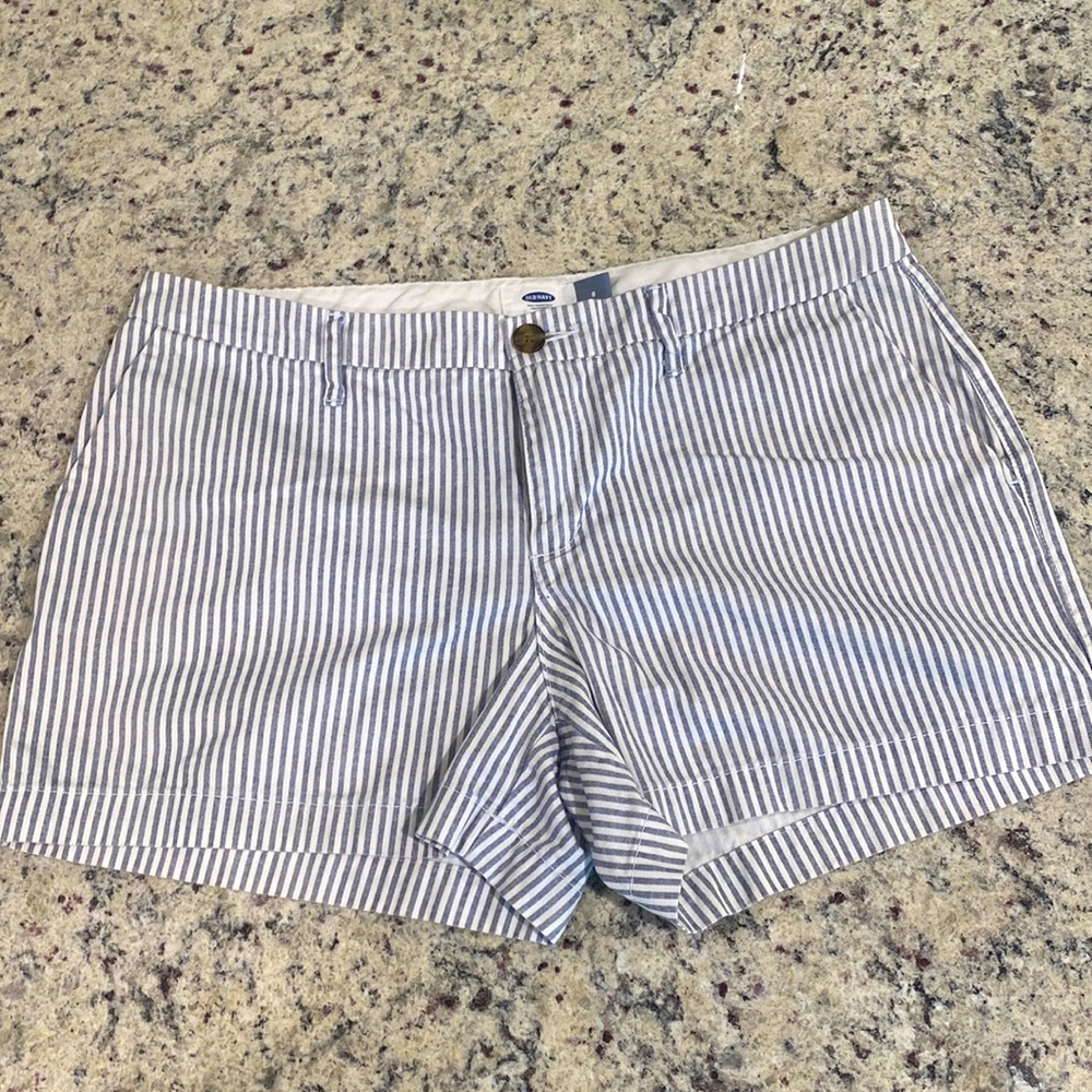 Old Navy - Shorts - Size 8 - White and Blue Pinstripe